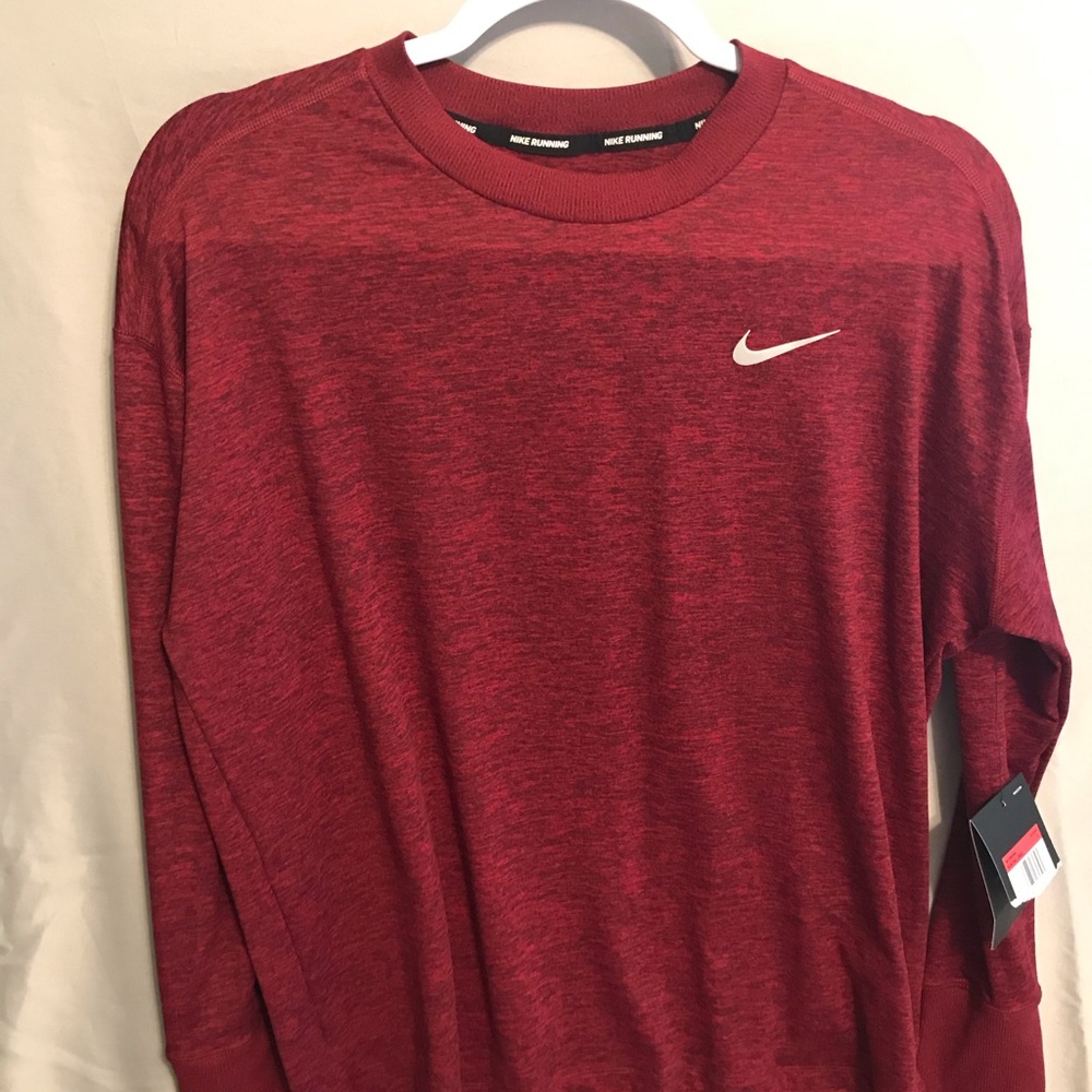 Size large BRAND NEW Nike long sleeve dry fit